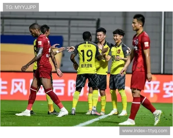 科内右大腿二级损伤，预计缺阵一个月影响球队中场调度