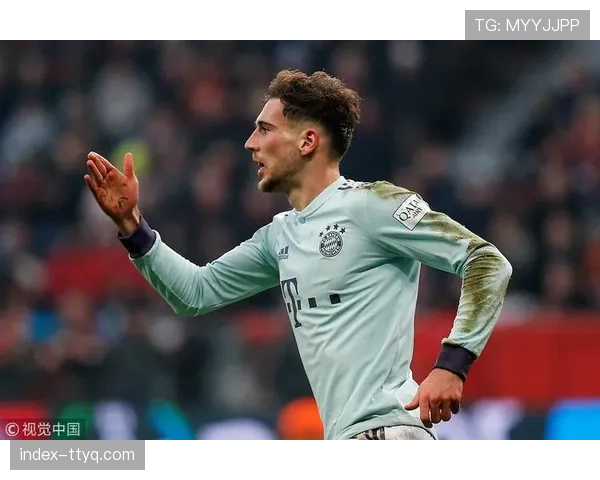 战术板：解析里昂主帅格罗索的3-4-3体系如何激活进攻